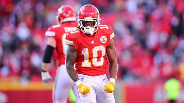 Chiefs hold off Broncos 34-28 to win 10th game of season