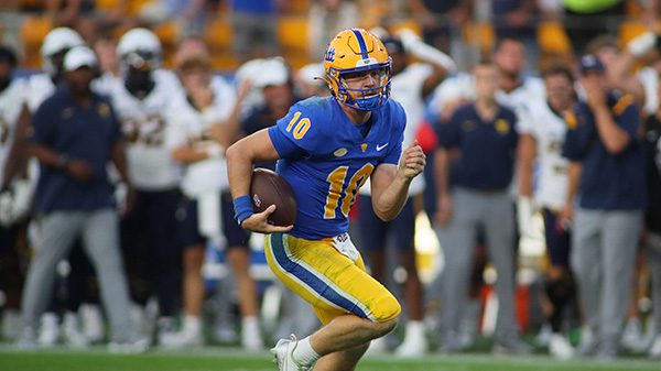 Pitt Panthers QB Eli Holstein